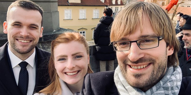 Díky programu motivačních stáží se Ivana Havelková na dva týdny vydala do Prahy, kde se stala stínem ministra zdravotnictví Adama Vojtěcha. Vlevo ještě druhý "stín" záchranář Zdeněk z Liberce.