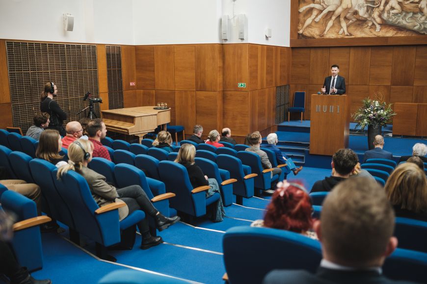 Olexander Scherba popsal širší souvislosti ruské agrese vůči Ukrajině.