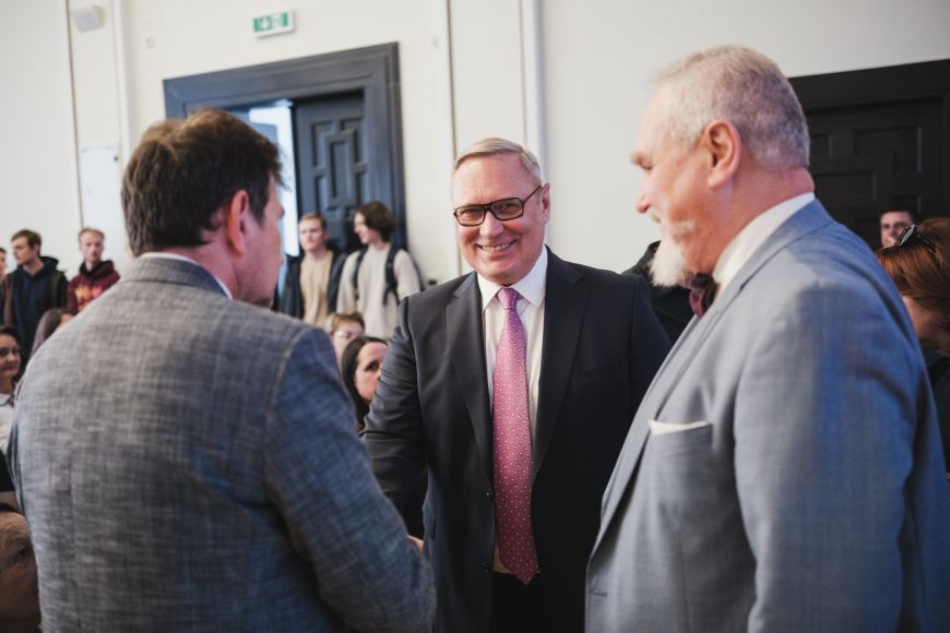 Mikhail Kasyanov was also welcomed by Rector Martin Bareš. 