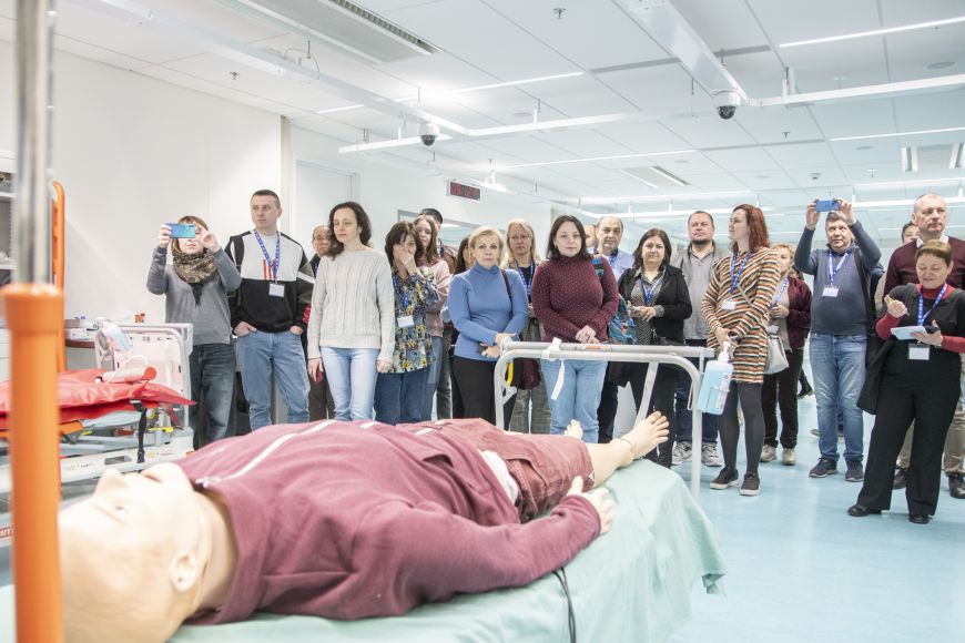 On Wednesday morning, the Ukrainians toured the Simulation Centre at the Faculty of Medicine.