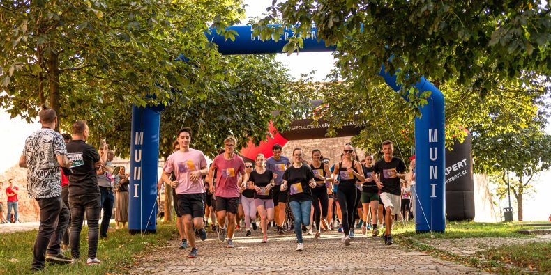 Safe RUN podpořil pacientky s gynekologickými nádorovými onemocněními.