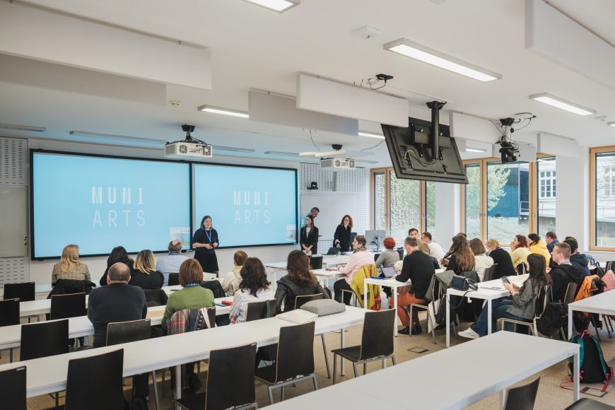 The delegation spent Tuesday afternoon in the hybrid classroom at the Faculty of Arts.