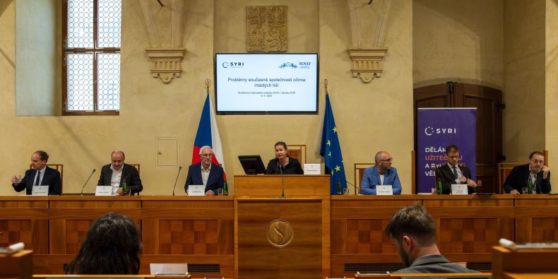 Klára Šeďová na konferenci SYRI v Senátu Parlamentu České republiky.