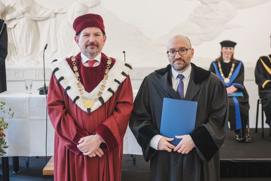 Foto: Martin Indruch Rektor MU Martin Bareš a docent Aleš Chalupa.