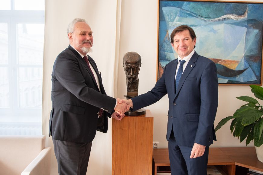Foto: Martin Pavlík Rector Martin Bareš welcomed Professor Zubov to Masaryk University.