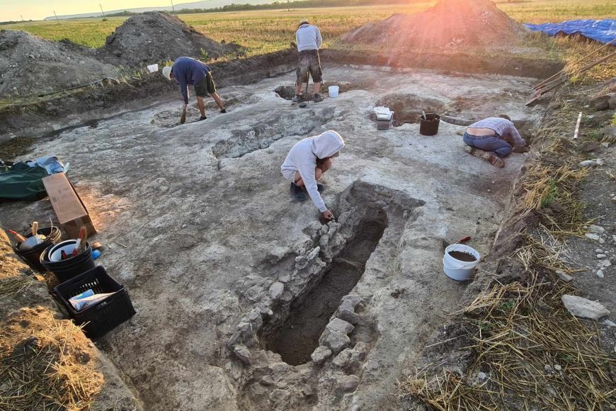 Photo: Archive of Peter Milo Archaeologists investigate the burial site of the early medieval town of Pliska.