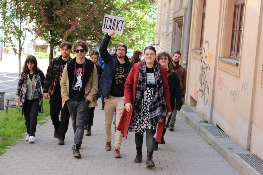 Foto: Bohemistický stře;ník Bohemisté na procházce Brnem v rámci Literárních toulek.