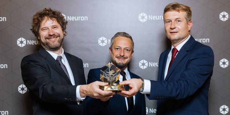 Vítězslav Bryja, Radoslav Trautmann and Kamil Paruch have received the new Neuron Prize for extraordinary cooperation between science and business.
