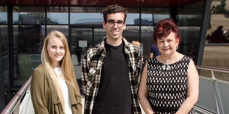 Tessa Bell, Diogo Teixeira and their teacher Ivana Rešková.