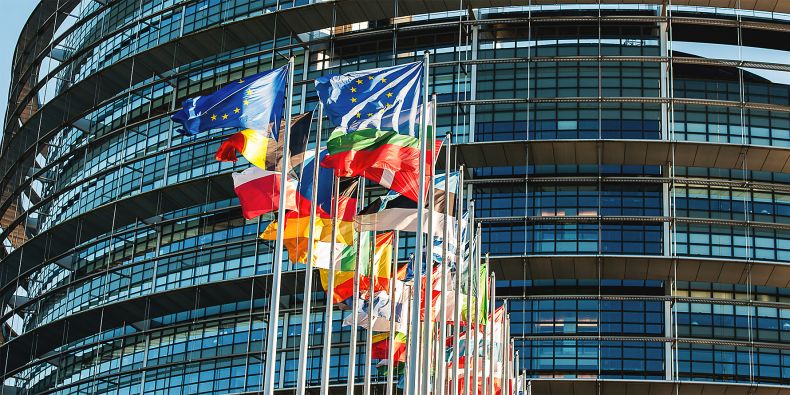 627,8 miliard korun je rozdíl mezi tím, co ČR zaplatila a co dostala z EU od vstupu do Unie do poloviny roku 2016.