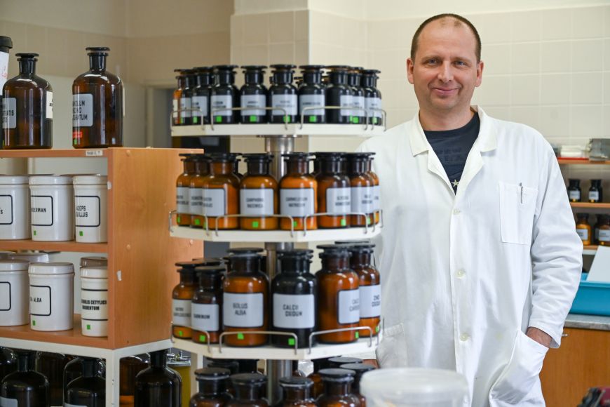 Foto: Archiv FaF MU David Vetchý vede farmaceutickou fakultu od dubna 2021.
