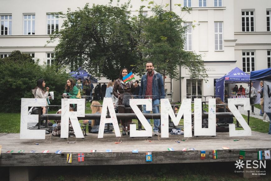 The Erasmus Festival started in the courtyard of the Faculty of Arts at 4.30 p.m. and lasted until late in the evening.