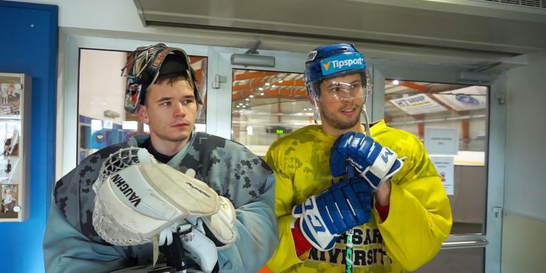 Hokejisté HC MUNI David Holub a Pavel Tomaník.