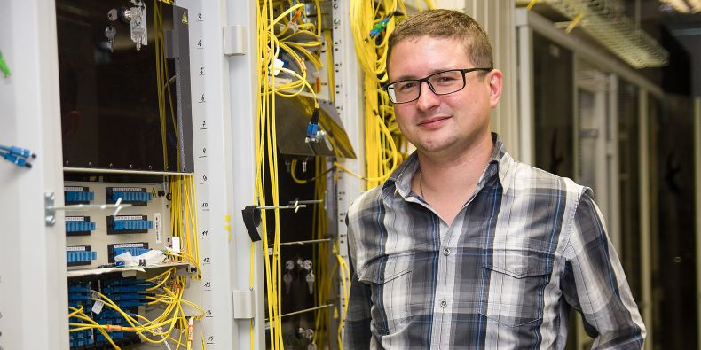 Bez studentů si fungování našeho pracoviště nedokážu představit. Pracují tu převážně brigádně a řada z nich u nás píše své diplomky, popisuje Martin Lebeda.