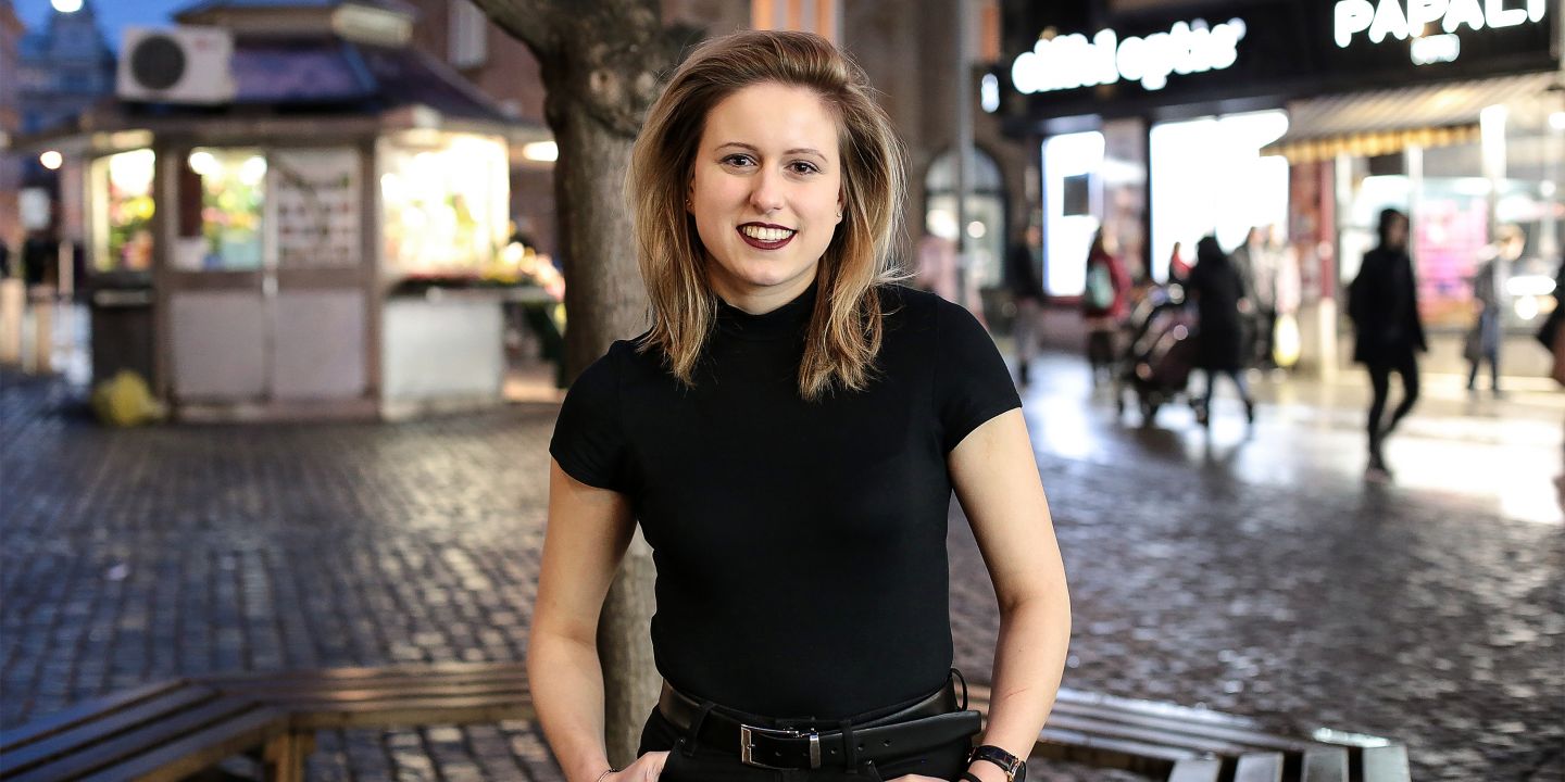 Spolu se sedmi kamarády založila Kateřina Kudličková neziskovku a od září objíždí střední školy po celé republice, kde představují studentům možnosti, jaké jim práce na projektech typu SOČ nabízí.