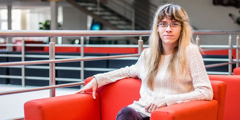 Finanční gramotnost je problém spíš střední a starší generace, podporovaný nedobrým chováním finančních institucí, říká Hana Lipovská.