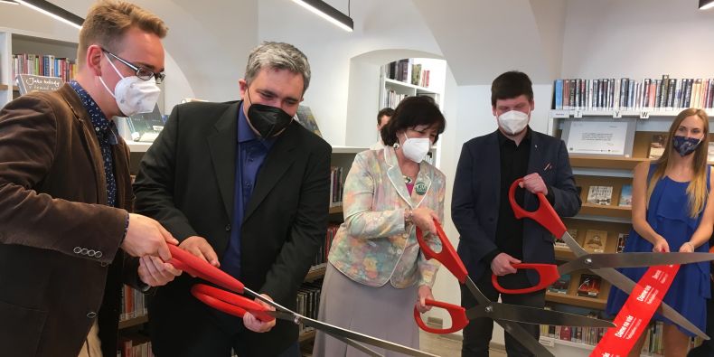 Slavnostní otevření zrekonstruované pobočky knihovny Na Křižovatce. 