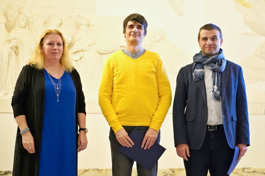 Petr Holub a Tomáš Brázdil s prorektorkou Šárkou Pospíšilovou
