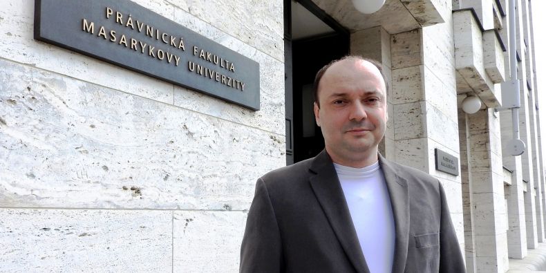 Prorektor Polčák vede na právnické fakultě Ústav práva a technologií.