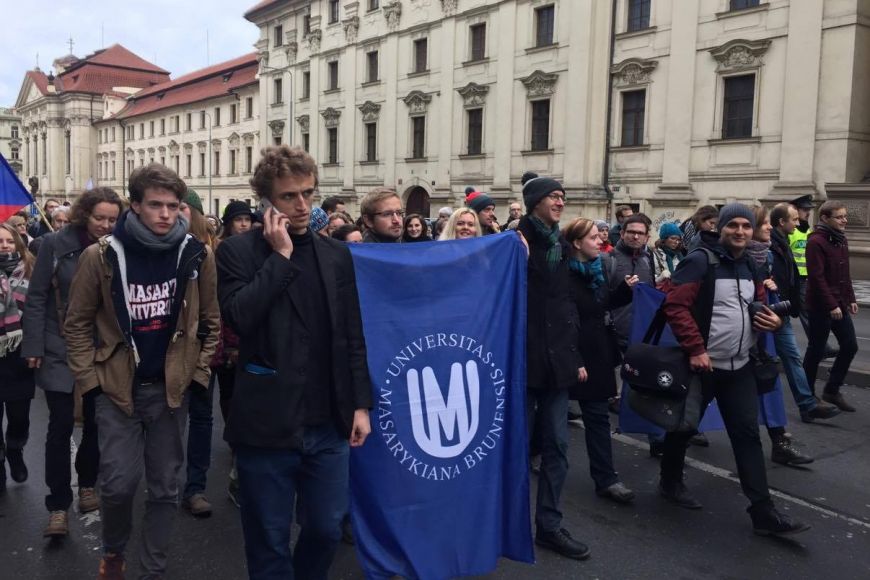 Around noon the students reached Albertov.