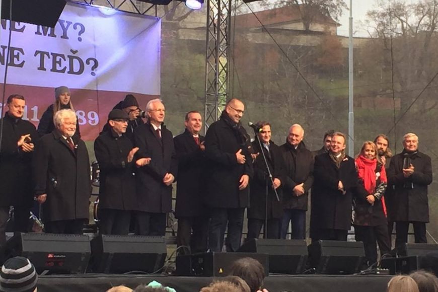 In Albertov hundreds of students listened to rectors and statesmen during the Festival of Freedom.