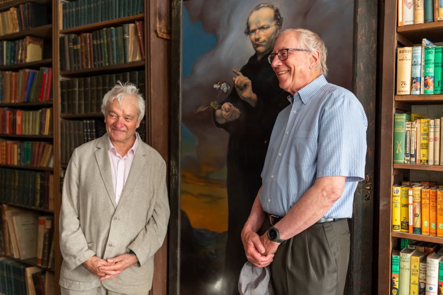 Držitelé Nobelovy ceny Paul Nurse a Thomas R. Cech v augustiniánském opatství. 