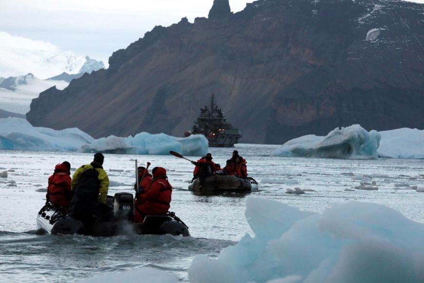 Transfer to the Antarctic research station