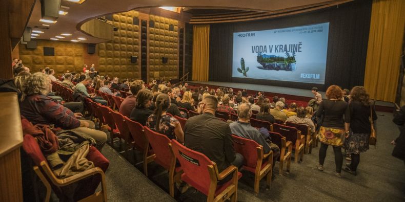 Hlavní sekce festivalu se vždy odehrává v Univerzitním kině Scala.