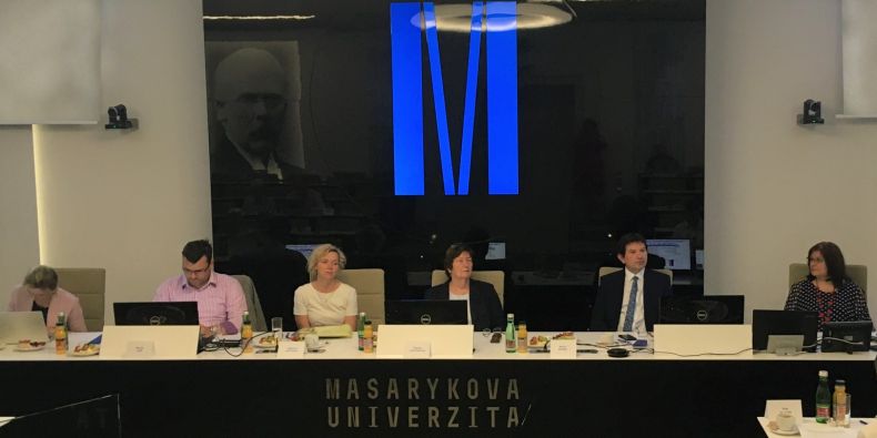Na MU zasedala správní rada, znovu zvolenou předsedkyní se stala Dagmar Lastovecká. 