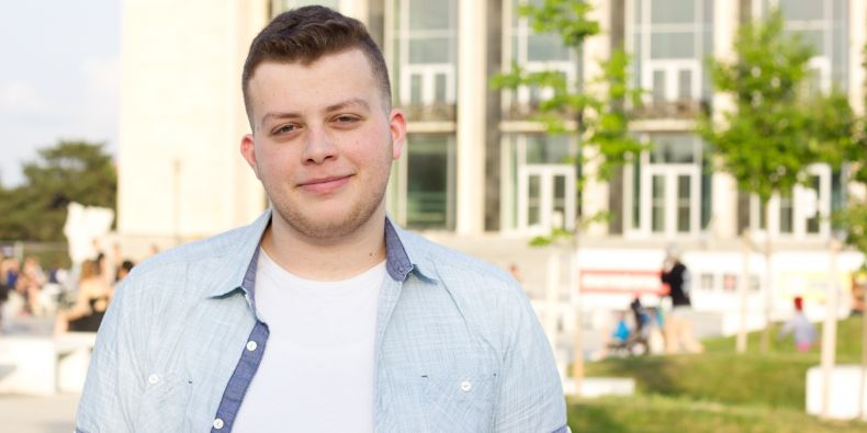 Even though Jamal misses his family and Jordanian food, he is not planning to go back and would like to stay in the Czech Republic when he completes his studies