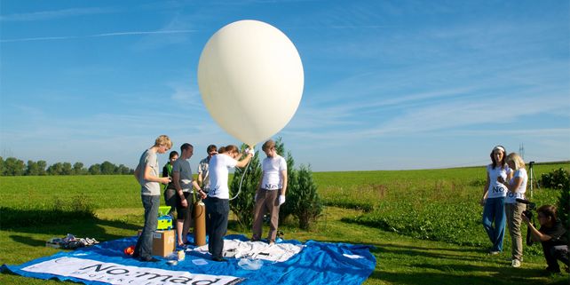 Do stratosféry poslal No:mad podomácku vyrobenou sondu, aby natočila z výšky třiceti kilometrů povrch planety Země. Foto: Archiv No:mad.