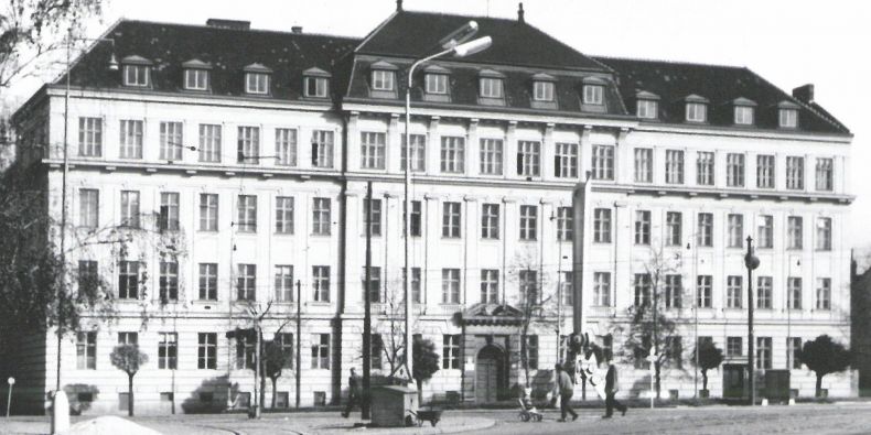 Původní historická budova pedagogické fakulty na adrese Poříčí 7.