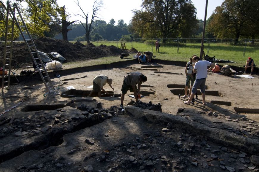 Foto: Department of Archaeology and Museology. Field work in the area of Pohansko.