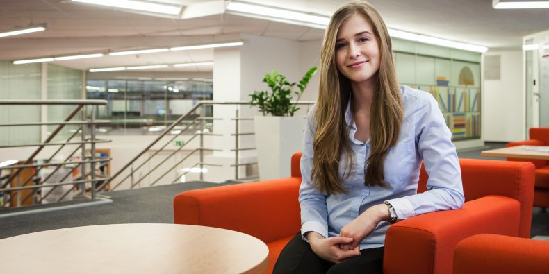 Studentka oboru finance Markéta Smolková vyhrála soutěž ČNB s prací o lichvě. V budoucnu by se ráda věnovala účetnictví a auditům.