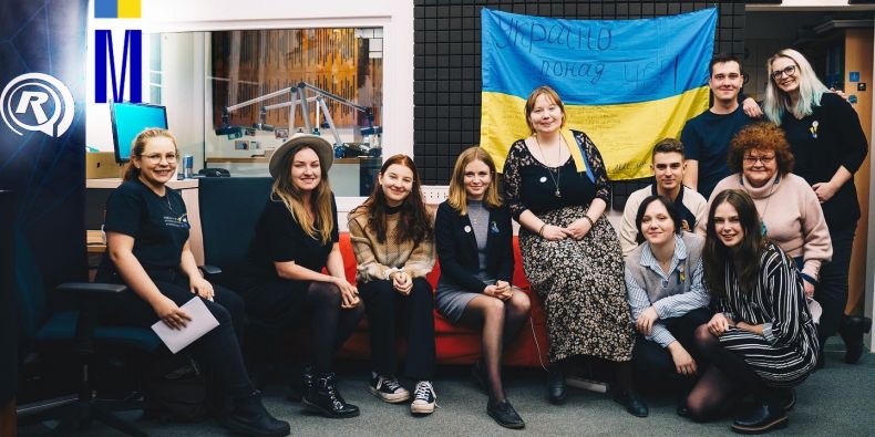 Během 5 hodin studio navštívilo 21 hostů a expertů.
