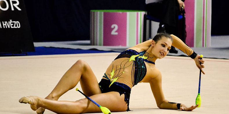 Moderní gymnastka Monika Míčková studuje na Fakultě sportovních studií MU. Foto: Archiv M. Míčkové.