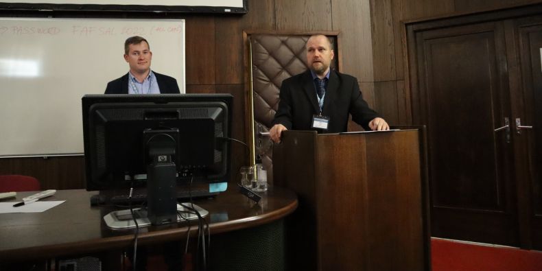 Na snímku Jacek Duleba z Polska (vlevo) a Peter Mikúš z Univerzity Komenského v Bratislavě