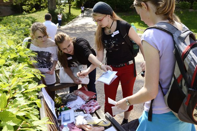  Jedním z úkolů bylo na mapě vyznačit, které země jsou zapojené do programu Erasmus, nebo se v časovém limitu zorientovat ve formulářích programu. Foto: David Povolný.
