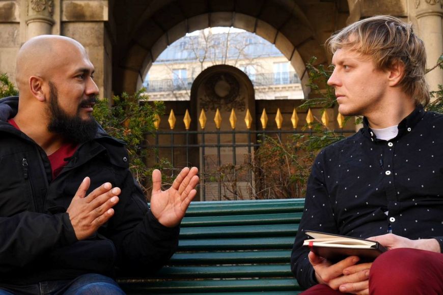 Foto: Voxpot Vojtěch Boháč (vpravo) při interview s Victorem Lentou, členem žlutých vest.
