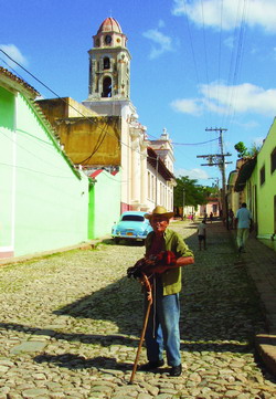 Skupina studentů katedry geografie PdF procestovala Kubu ze západu na východ po trase Havana, Santiago de Cuba, Guantanamo a Trinidad. Skupina studentů katedry geografie PdF procestovala Kubu ze západu na východ po trase Havana, Santiago de Cuba, Guantanamo a Trinidad.