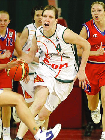 Jana Veselá (Gambrinus SIKA Brno) při jednom z utkání evropské ligy.