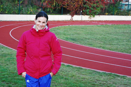 Na univerzitě vyučuje Zuzana Hlavoňová atletiku. Sama se jí však už příliš nevěnuje, raději chodí hrát basketbal nebo tenis. Foto: Martin Kopáček. Na univerzitě vyučuje Zuzana Hlavoňová atletiku. Sama se jí však už příliš nevěnuje, raději chodí hrát basketbal nebo tenis. Foto: Martin Kopáček.
