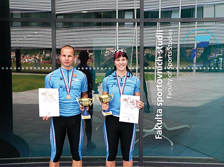 Bronzoví z akademického šampionátu v cross country Radovan Kyjovský a Hana Hančíková. Foto: Archiv FSpS.