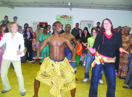 Ukázka lidových tanců na Dnech angolské kultury, pořádaných kabinetem multikulturní výchovy katedry sociální pedagogiky na Pedagogické fakultě v listopadu loňského roku.