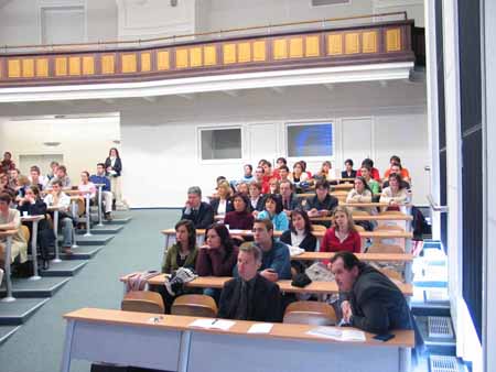 Druhá konference o studiu na LF MU, jejímž cílem je prezentovat nové způsoby jak získávat znalosti z oboru, zaznamenala zvýšený zájem přednášejících. Druhá konference o studiu na LF MU, jejímž cílem je prezentovat nové způsoby jak získávat znalosti z oboru, zaznamenala zvýšený zájem přednášejících.