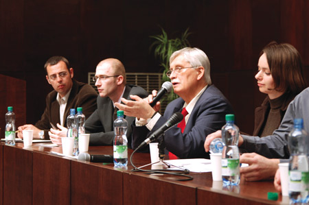Podle Dientsbiera Češi tradičně podporují Srby. Foto: Martin Kopáček. Podle Dientsbiera Češi tradičně podporují Srby. Foto: Martin Kopáček.