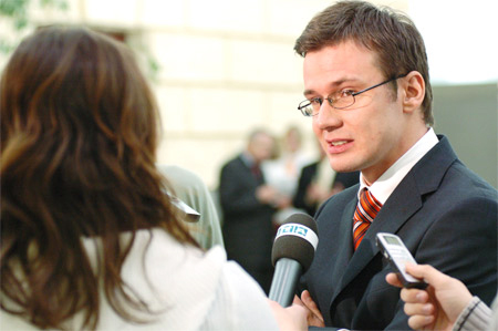 „Předával jsem ocenění lidem, kterých si obrovsky vážím a kteří mě v klíčovém studentském věku hodně ovlivnili,“ říká ministr Ondřej Liška. Foto: Ivana Rusková. „Předával jsem ocenění lidem, kterých si obrovsky vážím a kteří mě v klíčovém studentském věku hodně ovlivnili,“ říká ministr Ondřej Liška. Foto: Ivana Rusková.