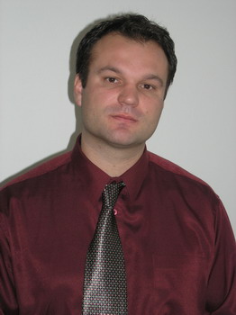 Centrum pro transfer technologií Masarykovy univerzity vzniklo k 1. lednu letošního roku zejména díky úsilí prof. Ivana Holoubka a prof. Jana Slováka. Ředitelem Centra je od dubna 2005 Ing. Jiří Soukop  (na fotografii). Foto: Václav Štětka.