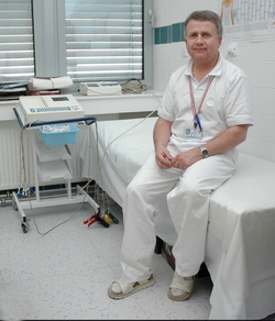 Hlavní řešitel výzkumného záměru Lubomír Elbl z Interní kardiologické kliniky Fakultní nemocnice Brno. Foto: Ondřej Ženka. 