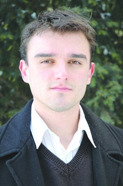 Jamie Rubbi-Clarke pochází z Velké Británie a na Fakultě sociálních studií MU studuje poslední ročník programu European Politics. Foto: Ondřej Ženka. Jamie Rubbi-Clarke pochází z Velké Británie a na Fakultě sociálních studií MU studuje poslední ročník programu European Politics. Foto: Ondřej Ženka.